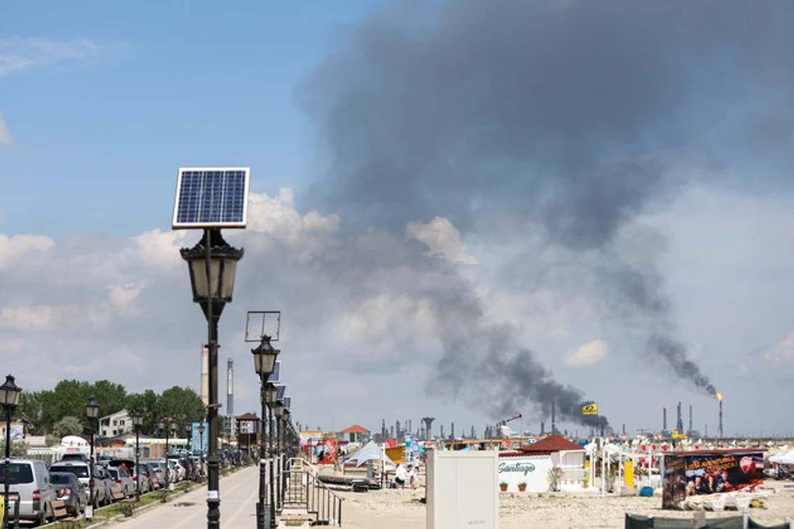 explozie incendiu rafinarie petromidia navodari 2 jpg jpeg