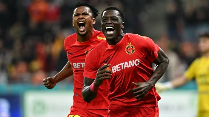 Dawa (prim-plan) va fi marele absent la FCSB - Sparta Praga. FOTO: Arhiva Adevărul
