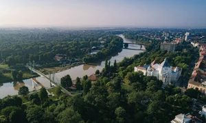 „Revenim la acel oraș de burghezi care au și bun gust, și resurse să l afirme“ – interviu cu Gheorghe FALCĂ, primarul municipiului Arad jpeg