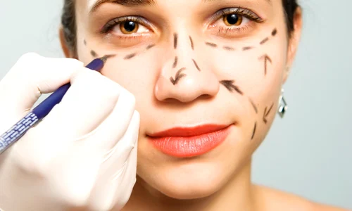 femeie operatie estetica chirurgie plastica fata shutterstock 21195007 jpeg