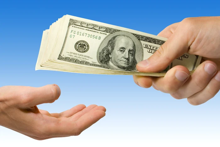 
    Horoscop zilnic 30 iulie: Scorpionii trebuie să dea o sumă mare de bani  