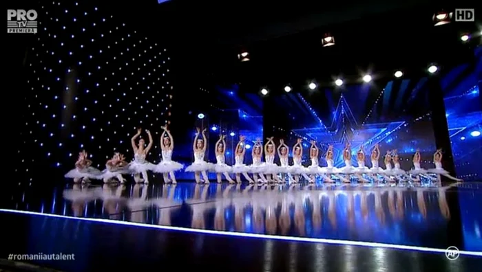 Oana Ioniță le-a susținut pe fete din culiseFoto: captură Pro Tv
