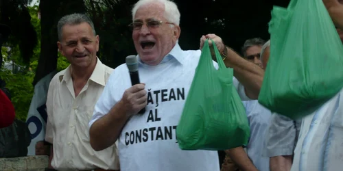 Protest în faţa Primăriei Constanţa
