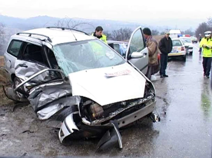 Arad: Un alt accident rutier a curmat viaţa unui tânăr din Ineu