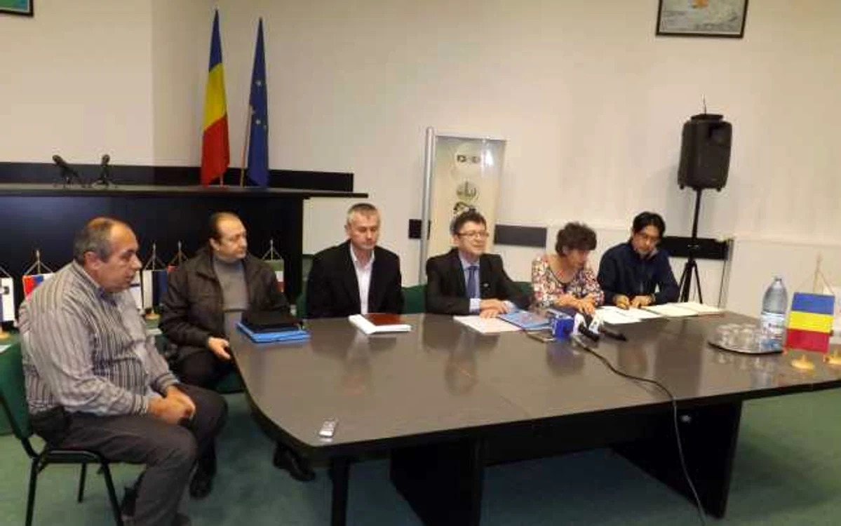 Reprezentanţii regiei şi ai serviciului public din cadrul Primăriei Turnu Severin FOTO Corina Macavei