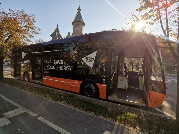 Turcii de la Karsan au prezentat la Timişoara unul din modelele lor de autobuz electric FOTO Ş.Both