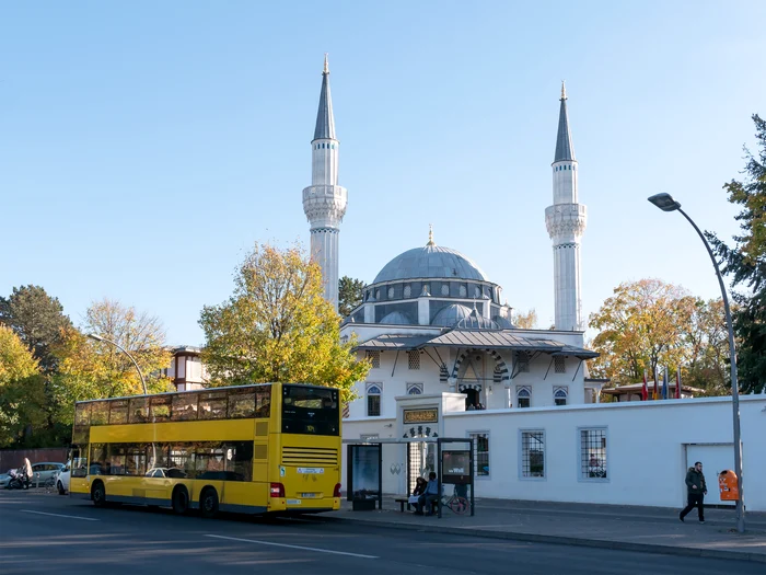 
    O asociaţie musulmană din nordul Germaniei a contestat interzicerea rugăciunii de vineri într-o moschee foto: Shutterstock  
