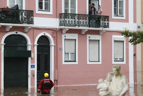 Inundații în Lisabona, Portugalia. FOTO EPA-EFE