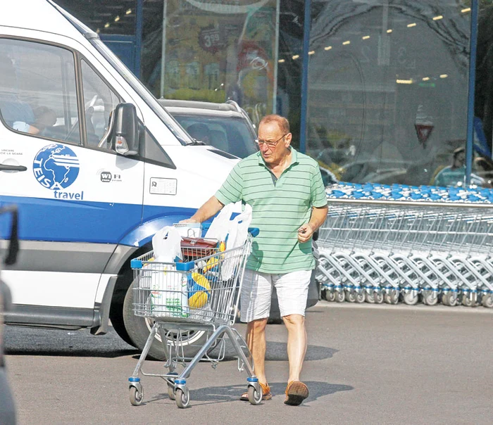 Studioul de înregistrări al artistului seamănă izbitor cu locuinţa personajelor din “Aventuri din Epoca de Piatră”Foto: Blitz