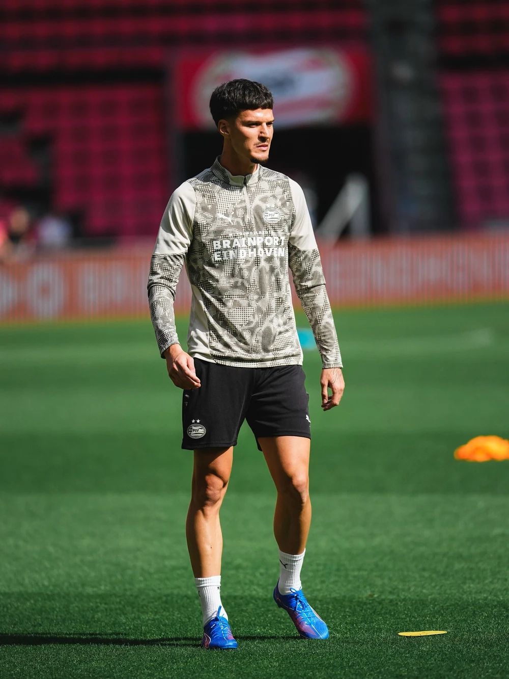 Dennis Man nu înțelege nimic la PSV: a fost scos din nou la pauză. Presa batavă, nemiloasă: „Bani cheltuiți degeaba”