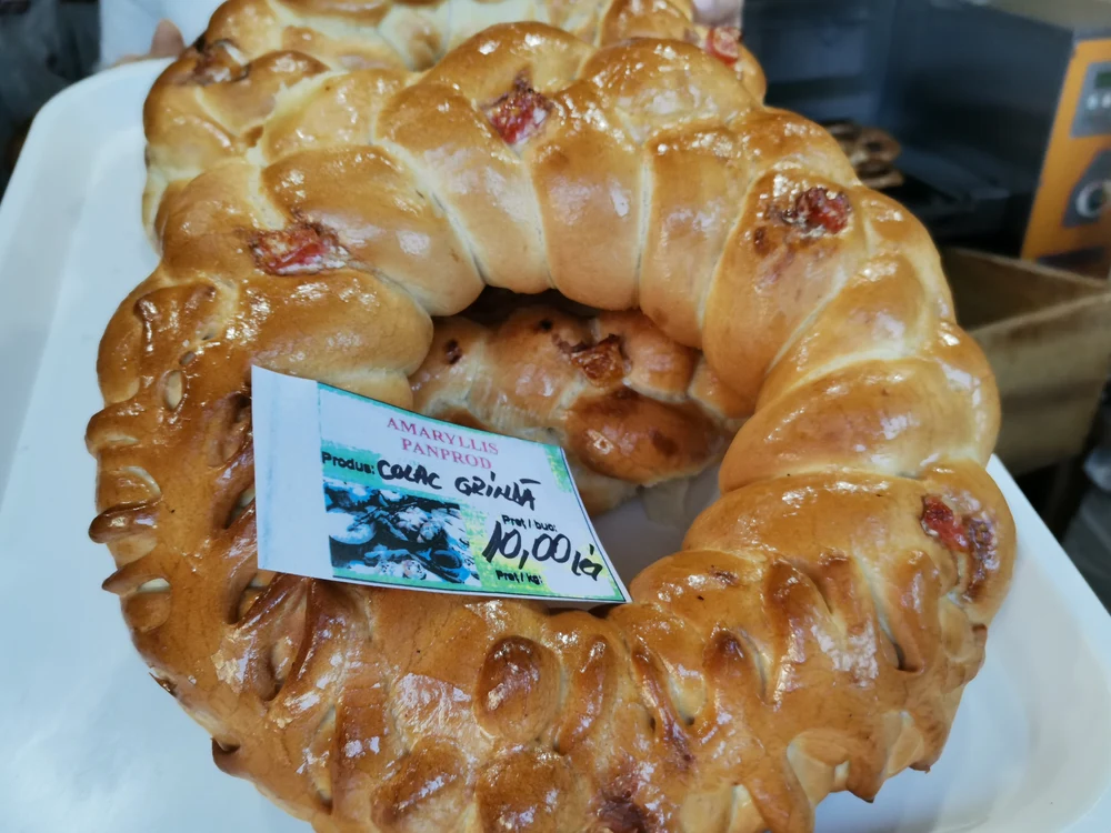 Obiceiul practicat de Anul Nou care unește familii în Oltenia. „Pe vremuri se duceau plocoane imense: piftie, cârnați, păsări vii...”