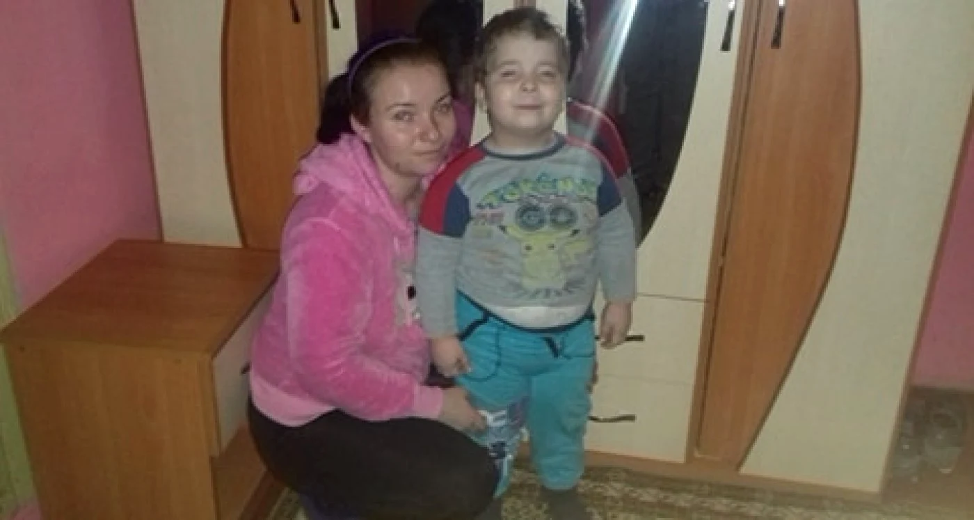 Larisa şi fiul ei, Andrei