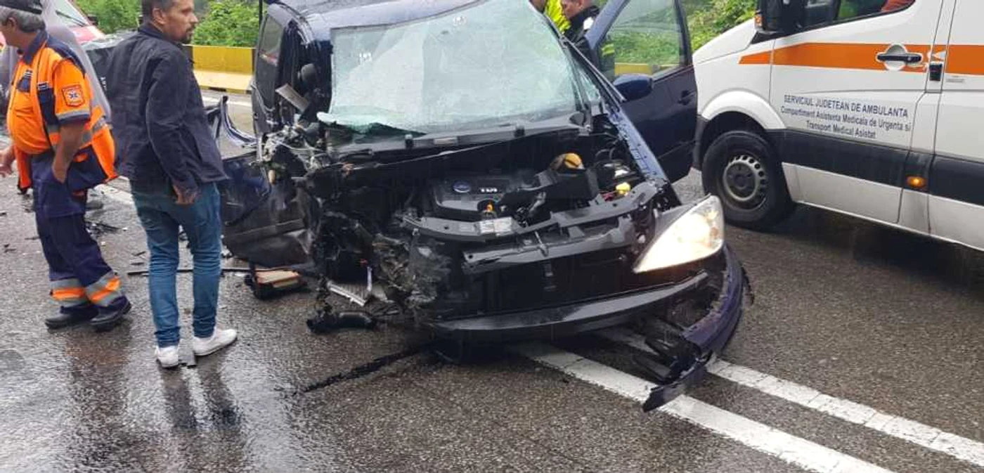 Accident la Călimăneşti, Valea Oltului, Foto: Adevărul
