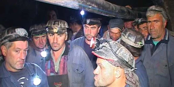 Minerii au negociat în subteran 