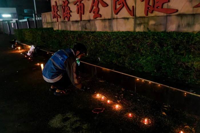 Memorial la Centrul sportiv Zhuhai unde un bărbat a ucis 35 de persoane FOTO EPA-EFE