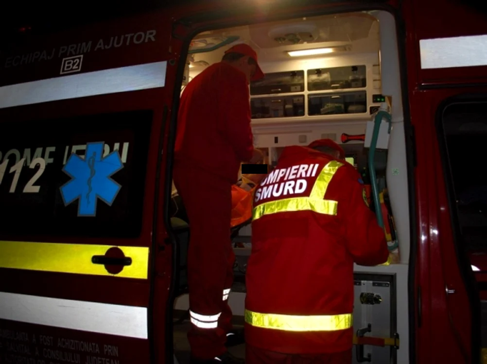 Medicii de la Ambulanţă n-au mai putut face nimic pentru pietonul accidentat    FOTO: Arhivă