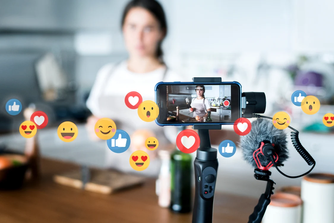 Influencerii, văzuți ca niște lideri / Foto: Shutterstock