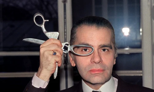 Această imagine a fost realizată la scurt timp după ce Karl Lagerfeld a devenit director artistic la Chanel jpeg