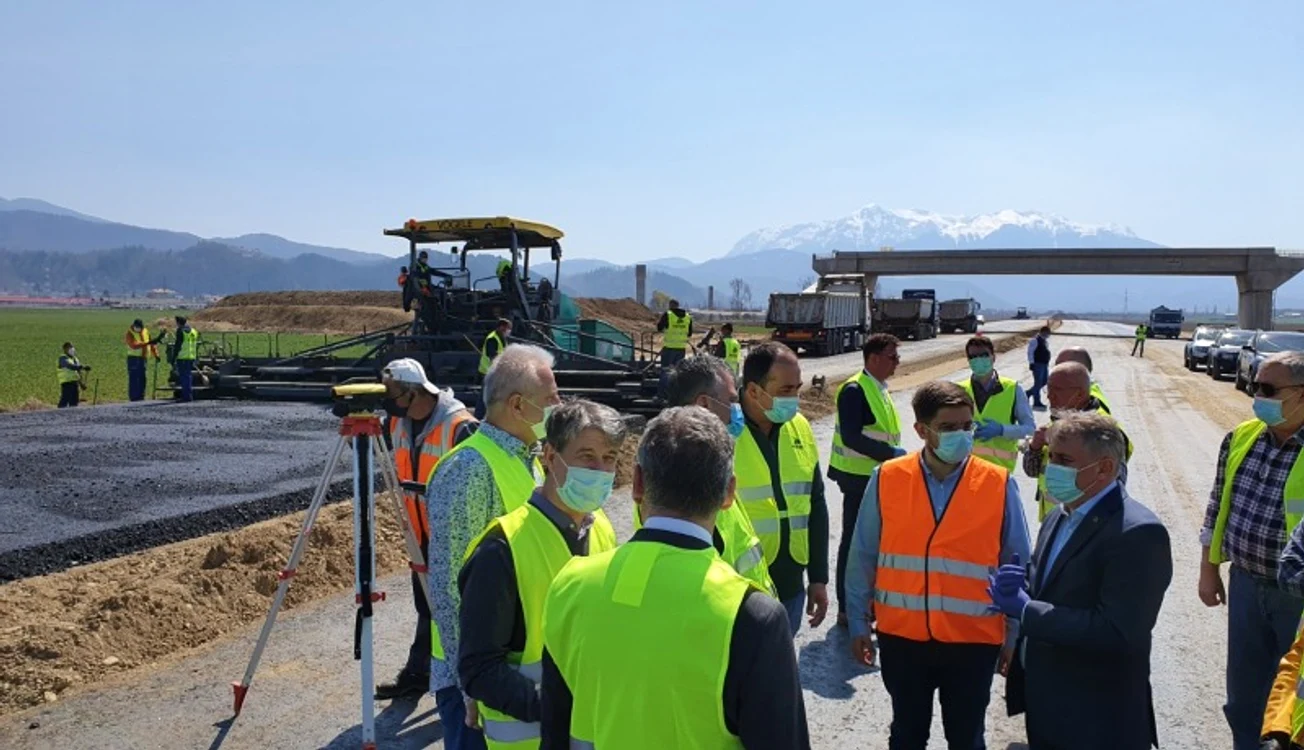 Ministrul Transporturilor, Lucian Bode, merge în controale pe șantierele viitoarelor autostrăzi