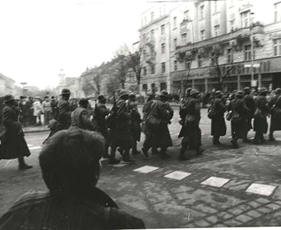 cluj armata revolutie. foto Răzvan Rotta. 