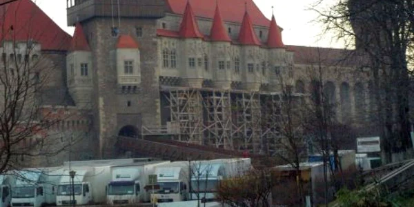 Castelul Corvinilor a fost închis publicului. D. G.