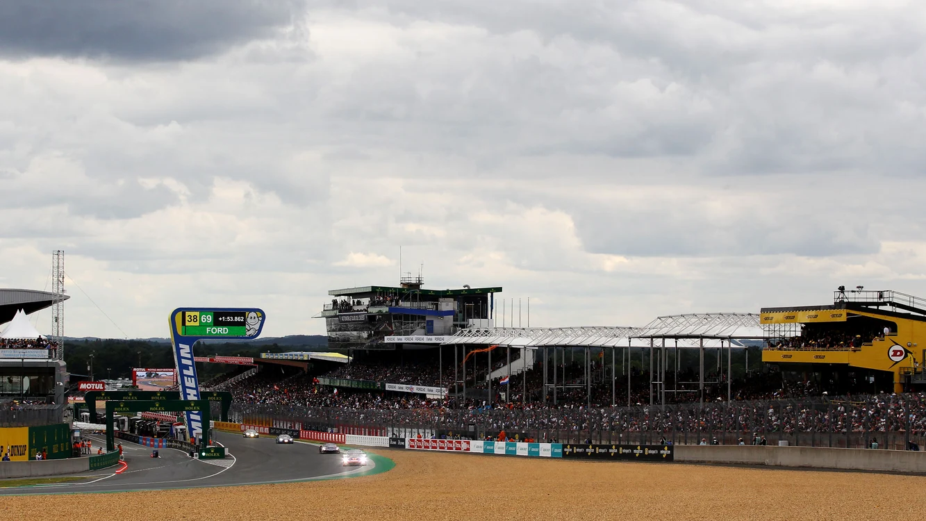 
    La cursa de 24 de Ore de la Le Mans asistă, anual, peste 240.000 de spectatoriFoto: Guliver / GettyImages  