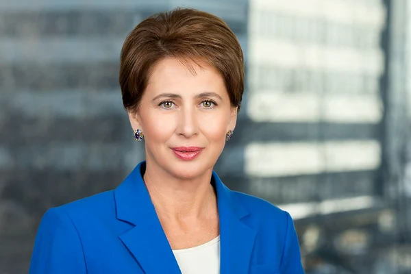 Legătura dintre tutun, artă și cultură în România: Gilda Lazăr