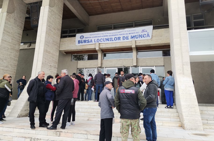 Ofertă greu de refuzat la Bursa locurilor de muncă. Carieră sigură pe bază de Bacalaureat și probe de sănătate