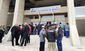 bursa locuri de munca slatina 2023   foto alina mitran (34) jpg