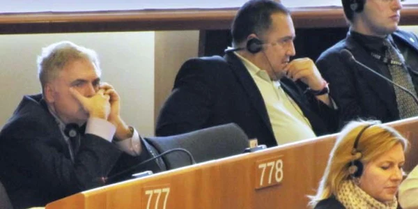 Adrian Severin, izolat în plenul Parlamentului European