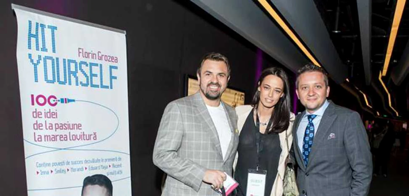 Horia Brenciu, Andreea Raicu si Florin Grozea la standul de carte Hit Yourself - ICEE Fest 2013