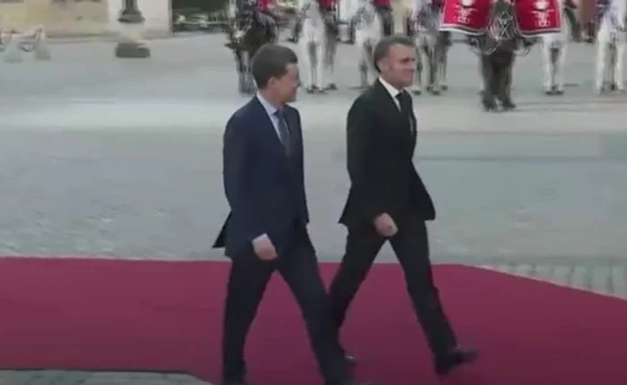 Nicușor Dan și Emmanuel Macron FOTO: captura video