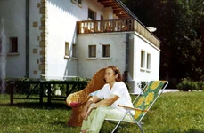 Elena Ceaușescu în vacanța de vară a anului lui 1976 (© „Fototeca online a comunismului românesc”)