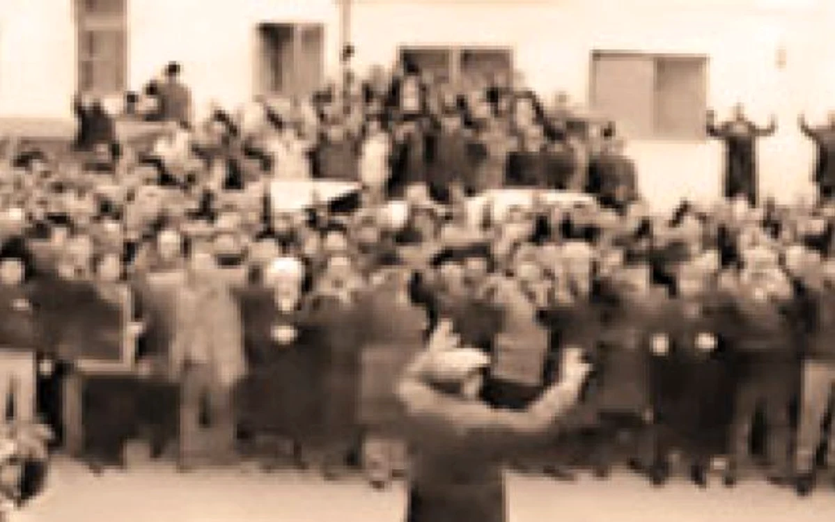 „Teroriştii USLA“ erau, de fapt, cetăţeni ce strigau „Jos terorismul!“