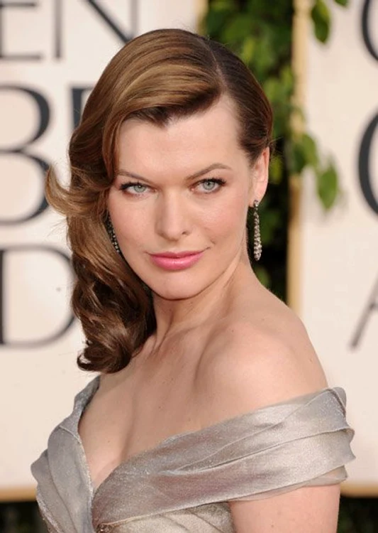 
    Milla Jovovich, împreună cu fiica ei, Ever GarboFoto: Facebook  