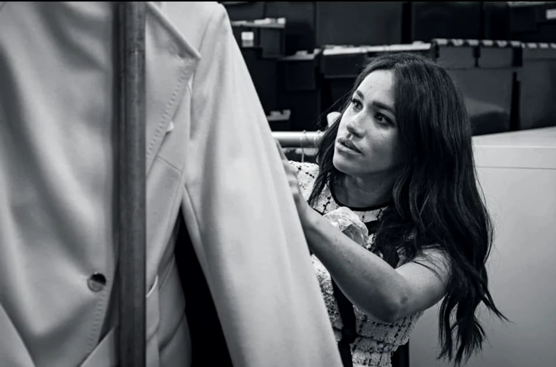 Meghan a lansat împreună cu Smart Works o colecţie capsulă