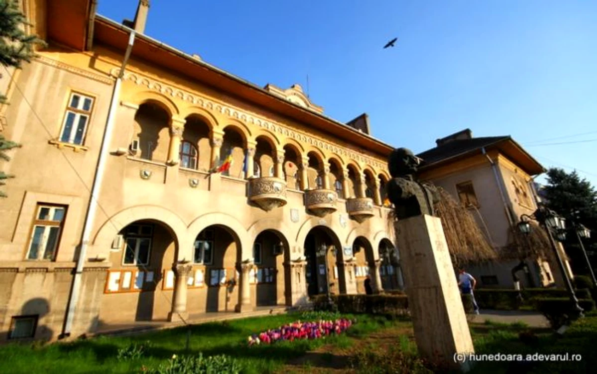Primria Hunedoara.