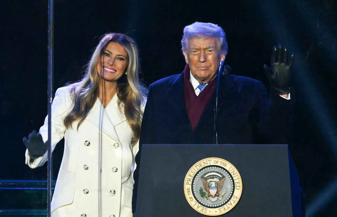 Melania Trump a aprins bradul național de Crăciun la Washington FOTO AFP