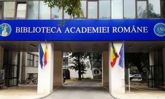 Biblioteca Academiei Române, intrarea din Bulevardul Dacia (© Ovidiu Alexandrescu)