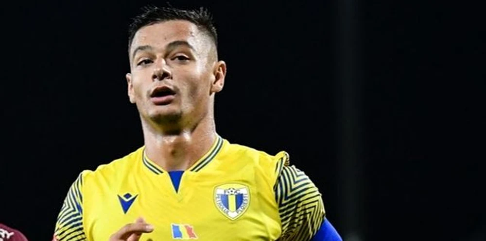 Valentin Țicu face eforturi să se ridice de la pământ FOTO Facebook