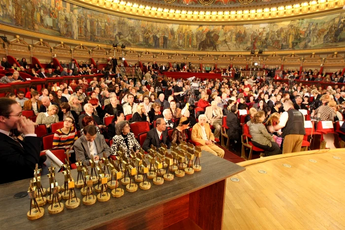 Trofee şi cineaşti, la Gala UCIN de la Ateneu. Foto: Marian Iliescu