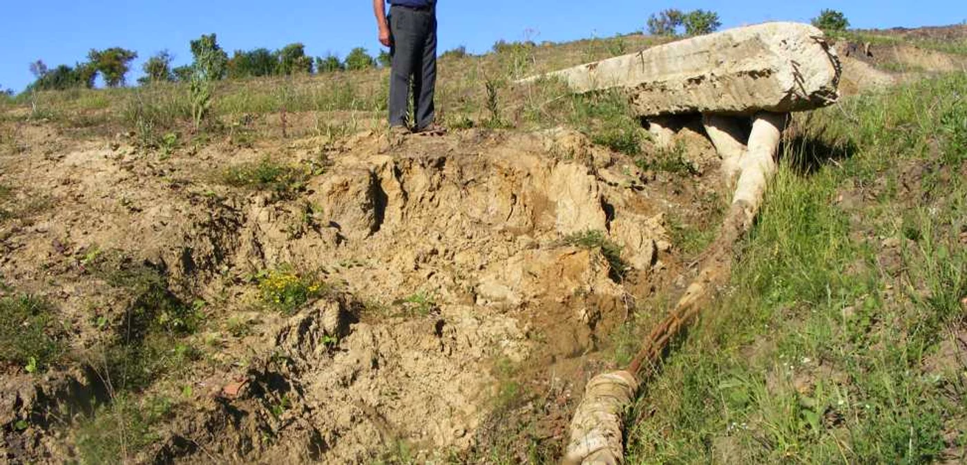Alunecările de teren din zonă sunt extrem de periculoase Foto: Adevărul