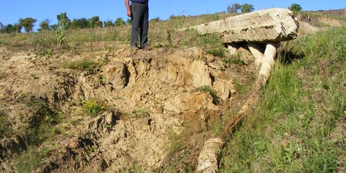 Alunecările de teren din zonă sunt extrem de periculoase Foto: Adevărul