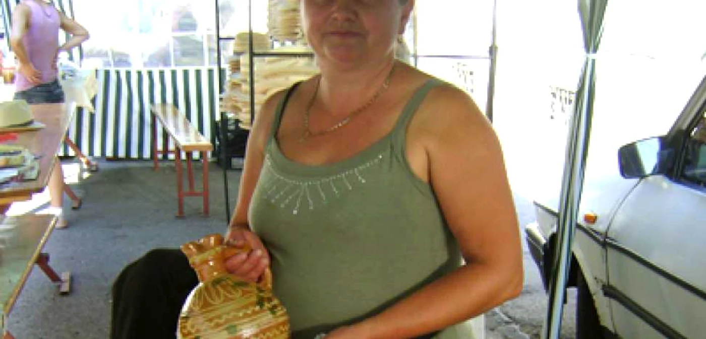 Arad: PORTRET / Elena Mateş dă lutului formă şi culoare