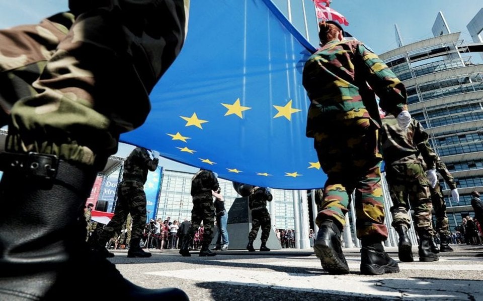 Crearea unei armate europene, dezbatută la nivel internațional, e imposibil de realizat, susține un expert militar