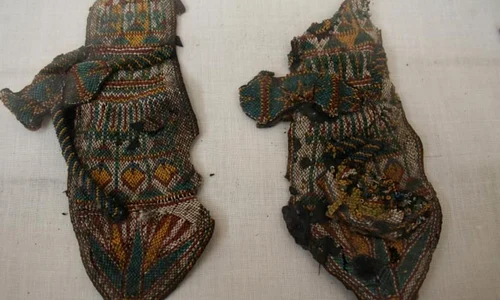 Tutankhamon suferea de o malformaţie a picioarelor jpeg