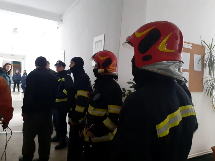 Incendiu la Școlala din Mărgineni FOTO: ISU Bacău