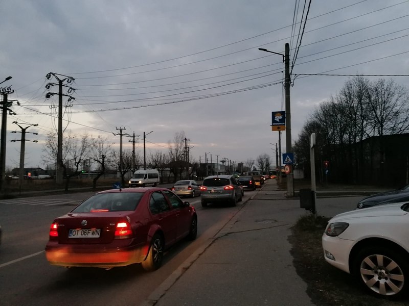 rom-nii-care-pleac-n-minivacan-a-de-1-mai-cu-ma-ina-personal-ar-trebui-s-fac-plinul-de-acas