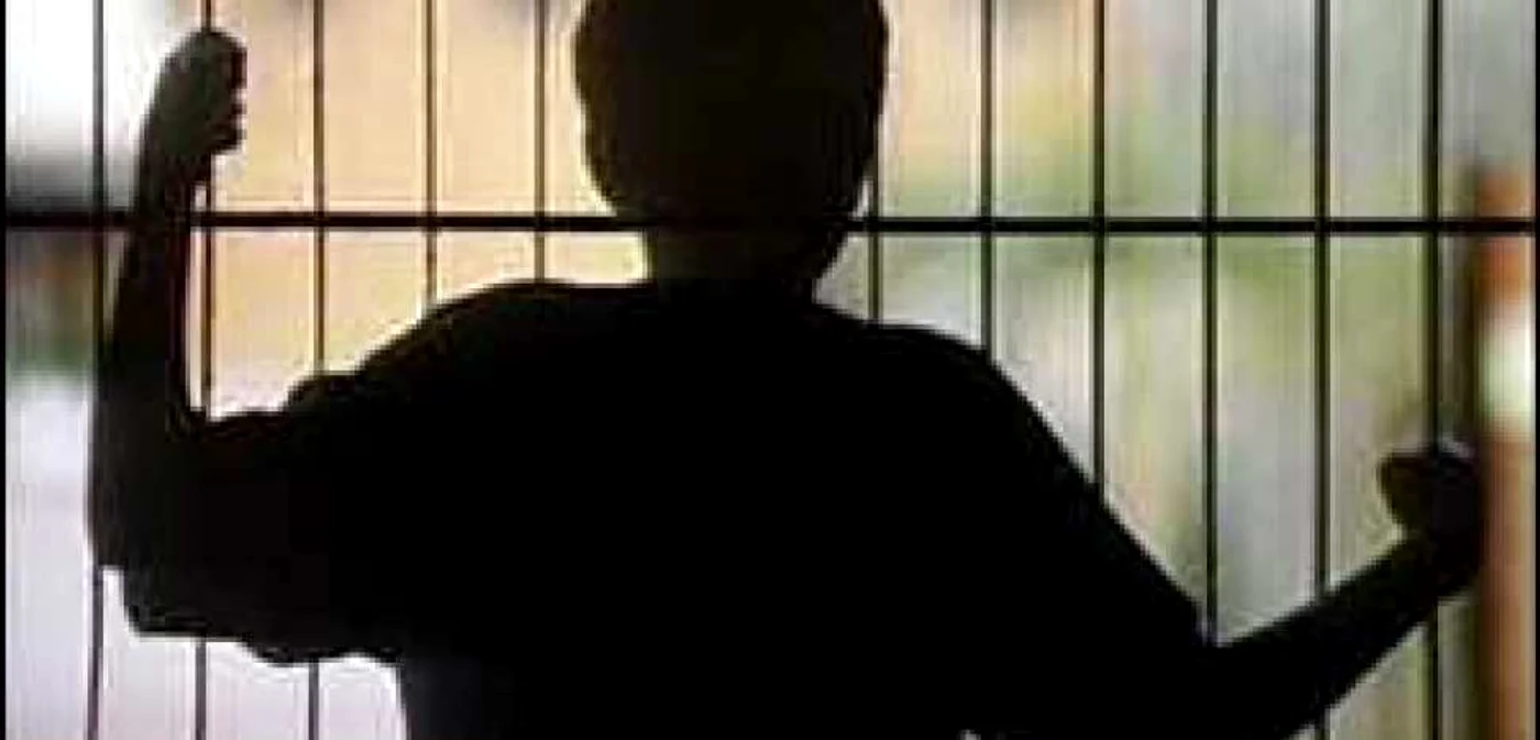 La tribunal, tânărul a acceptat termenii ordinului de reabilitare, sperând să poate începe o viaţă nouă