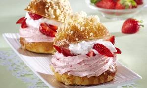 Prague Yeast Cakes with Strawberry Cream jpeg